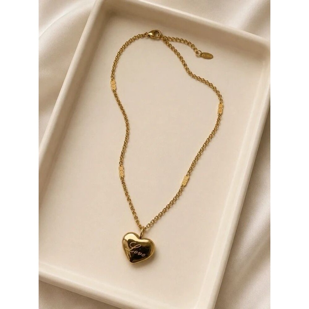 Love Heart Pendent Necklace